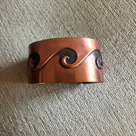 Vintage Mid Century solid Copper and Black wave cuff Bracelet - Picture 3 of 8